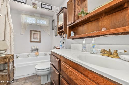 3732 Crocus Dr, Phoenix AZ 85053-5316 exterior