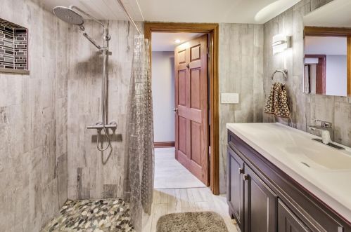 7106 Osceola Ave, Chicago IL 60634-3308 exterior