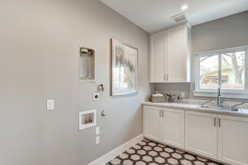 6819 Arroyo Seco, Austin TX 78756-1305 exterior