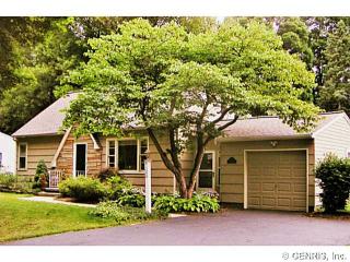 120 Alaimo Dr, Rochester, NY 14625-2004