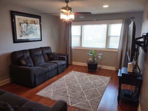 5228 Narragansett Ave, Chicago IL  60638-1343 exterior