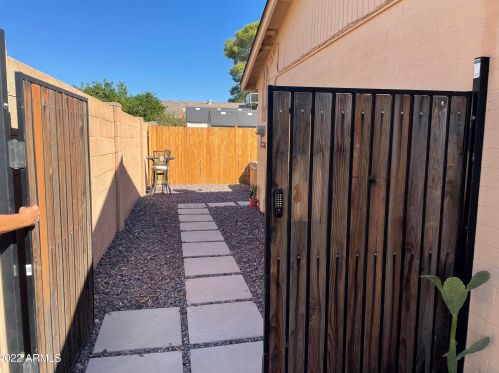 11033 39th Dr, Phoenix AZ  85029-3855 exterior