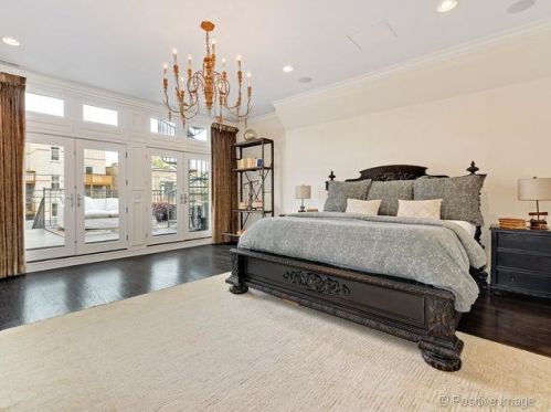 1126 Lill Ave, Chicago IL 60614-2018 exterior