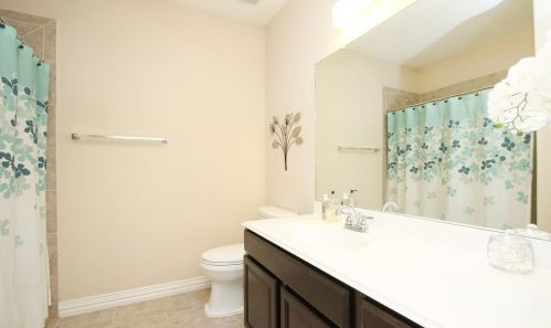 8118 12 Fairway Ln, Humble TX 77346-1716 exterior