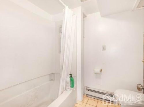 117 Nichol Ave, New Brunswick NJ 08901-2833 exterior