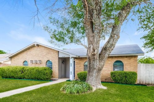 7254 Cloverglen Dr, Dallas TX  75249-1435 exterior