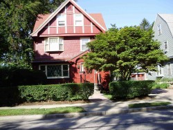 371 Waltham St, Newton, MA 02465-1745