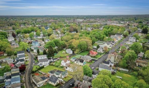 49 Kilton St, Taunton MA 02780-2953 exterior