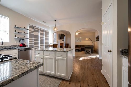 1201 Cascade Hl Dr, Atlanta GA 30336 exterior