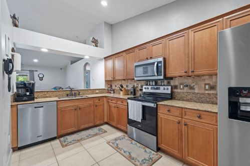 1802 Hickock Ter, Fort Pierce FL 34953-1111 exterior