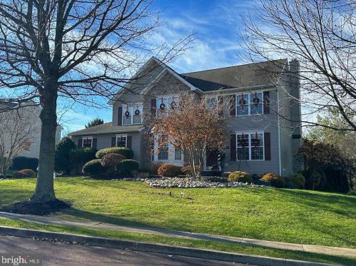 1135 Wendler Cir, Pottstown, PA 19465-1011