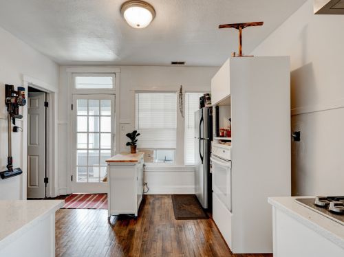 4545 Austin Ave, Chicago IL  60630-3115 exterior