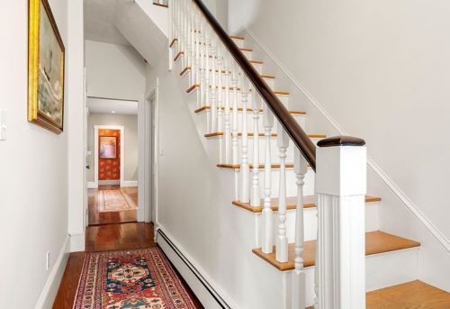 112 Pleasant St, Newton, MA 02459-1828