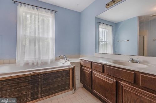 14434 Bradshaw Dr, Silver Spring MD 20905-6508 exterior