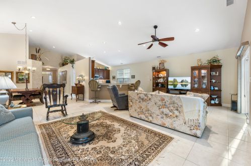 10 Gables Way, Jackson Twp NJ 08527-6311 exterior