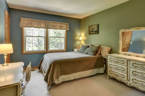 114 Burning Bush Trl, Bull Valley IL 60012-3652 exterior