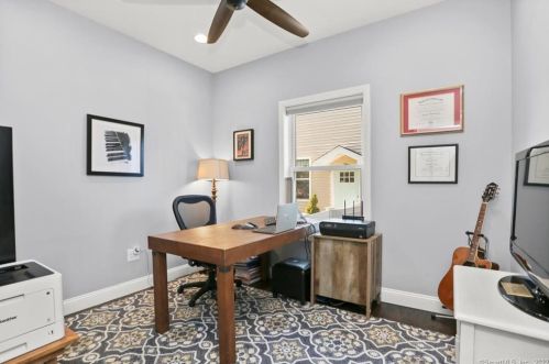 21 Beacher Rd, Milford CT 06460-7701 exterior