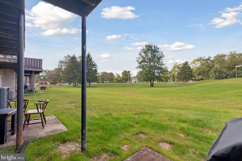 2051 Jason Dr, Huntingdon Valley PA 19006-1737 exterior