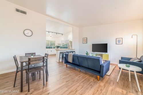 3201 Cherry Ave, Tucson AZ  85719-2219 exterior