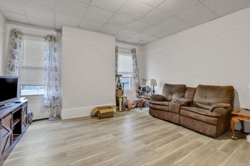 60 Noxon St, Poughkeepsie NY 12601-4130 exterior