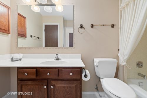 1080 Butler Dr, Bull Valley IL 60014-6927 exterior