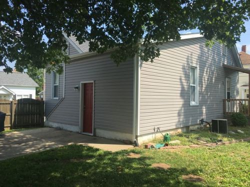 108 Center St, Troy, IL 62294-1637