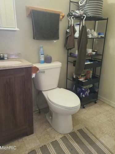 935 Lovell St, Kalamazoo MI  49007-4562 exterior