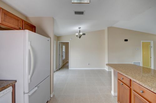 1198 Empire St, Fort Pierce FL 34983-2468 exterior