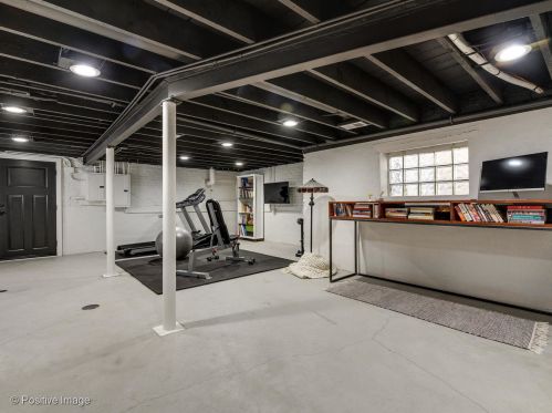 5017 Lawndale Ave, Chicago IL 60659-1103 exterior