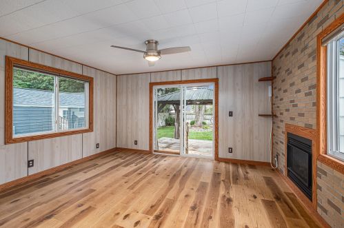 901 Cricklewood St, Wyoming MI exterior