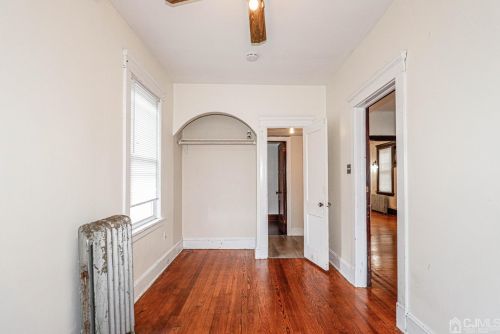 239 Hamilton St, New Brunswick NJ 08901-2205 exterior