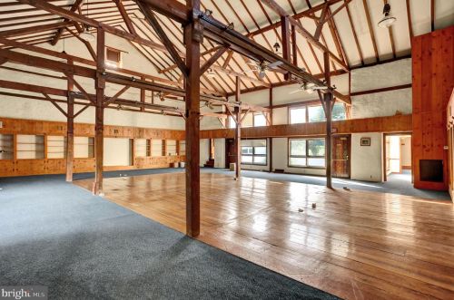 886 Vaughn Rd, Pottstown PA exterior