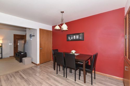 4947 Colonial Ct, Milwaukee WI exterior