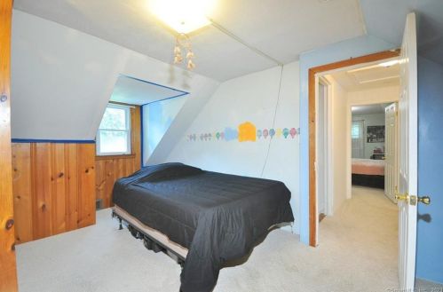 81 White St, Manchester CT 06042-3127 exterior