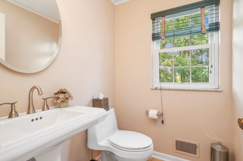 181 Penhurst Dr, Pittsburgh PA 15235-5318 exterior