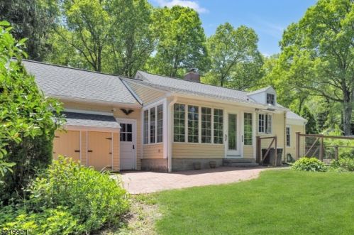 41 Scenic Dr, Parsippany NJ 07834-3315 exterior