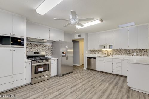 1123 El Camino Dr, Phoenix AZ 85051-4628 exterior