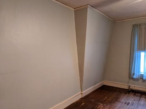 110 Highland St, Woonsocket RI 02895-1815 exterior