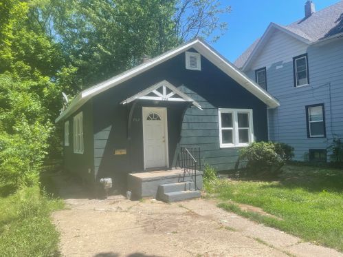 702 Fenimore Ave, Kalamazoo, MI 49048-2031