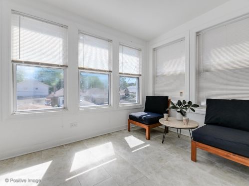 5017 Lawndale Ave, Chicago IL 60659-1103 exterior