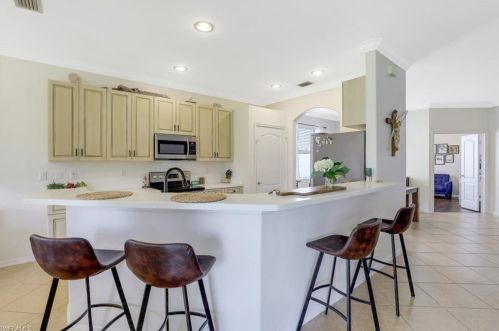 8392 Laurel Lk Blvd, Naples FL 34119-9794 exterior