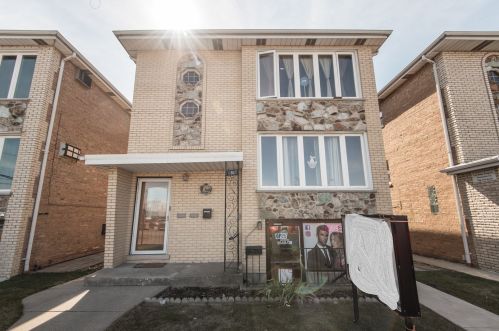 6807 63rd St, Chicago, IL 60638-4025