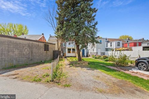 25 Caroline St, Lancaster PA  17603-5103 exterior