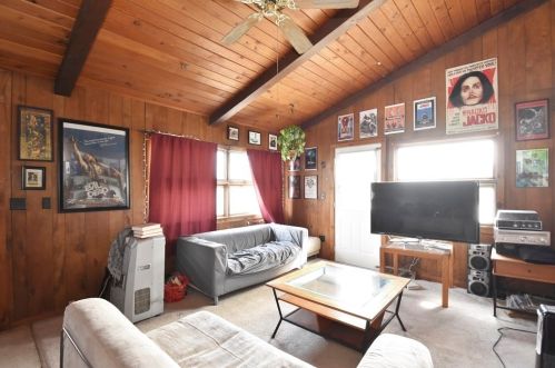 11 Chadwick St, Worcester MA 01605-1236 exterior