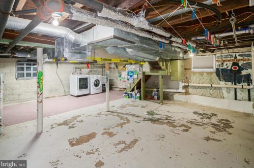 105 Cooper St, Camden NJ 08102-1521 exterior