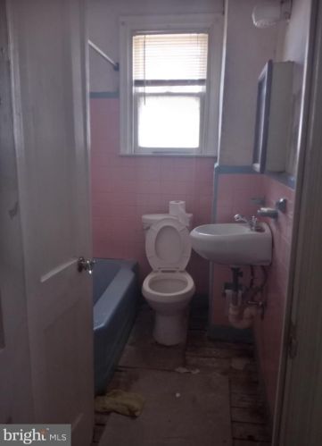 4561 Marvine St, Philadelphia PA 19140-1238 exterior