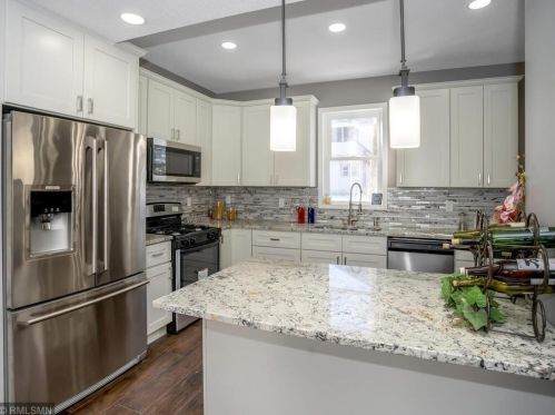 896 6 St, Saint Paul MN 55106-4503 exterior