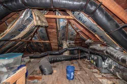 32 Park Ave, Avenel NJ 07001-1448 exterior