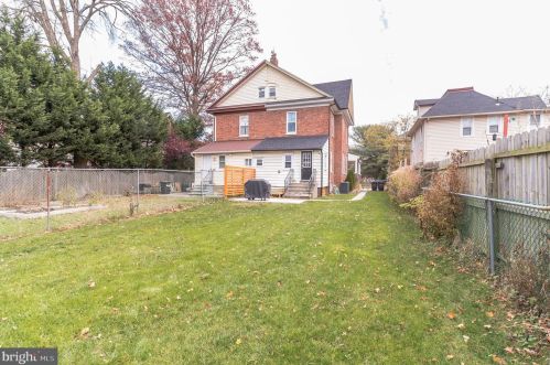 2621 Ctr St, Camden NJ 08109-2518 exterior