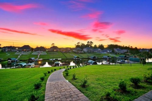 11848 Grand Harbor Blvd, Montgomery TX  77356-4949 exterior